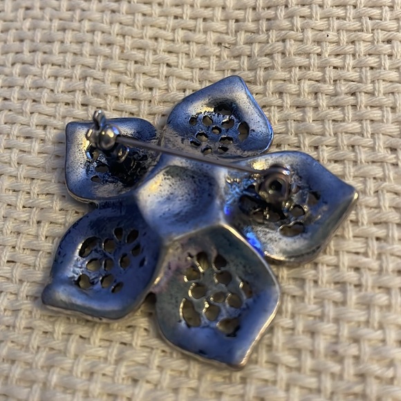 Flower Brooch NWOT - Picture 2 of 2